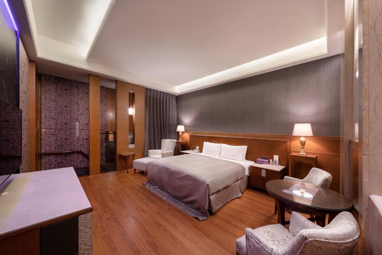 Purple Garden Motel Kaohsiung Eksteriør billede