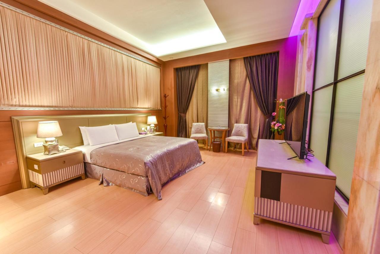 Purple Garden Motel Kaohsiung Eksteriør billede