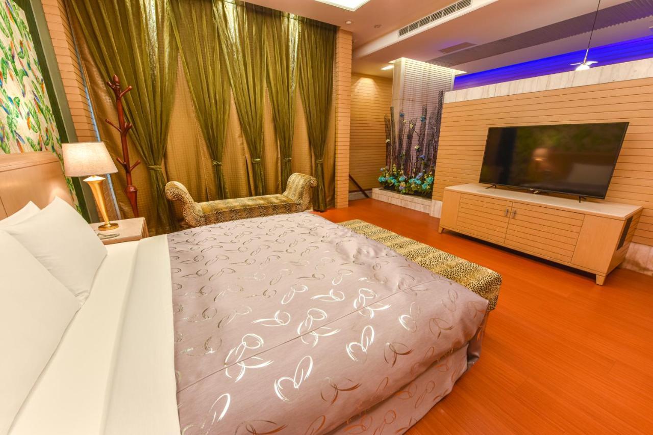 Purple Garden Motel Kaohsiung Eksteriør billede