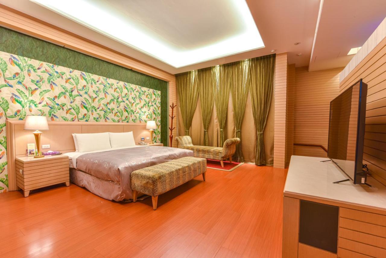 Purple Garden Motel Kaohsiung Eksteriør billede