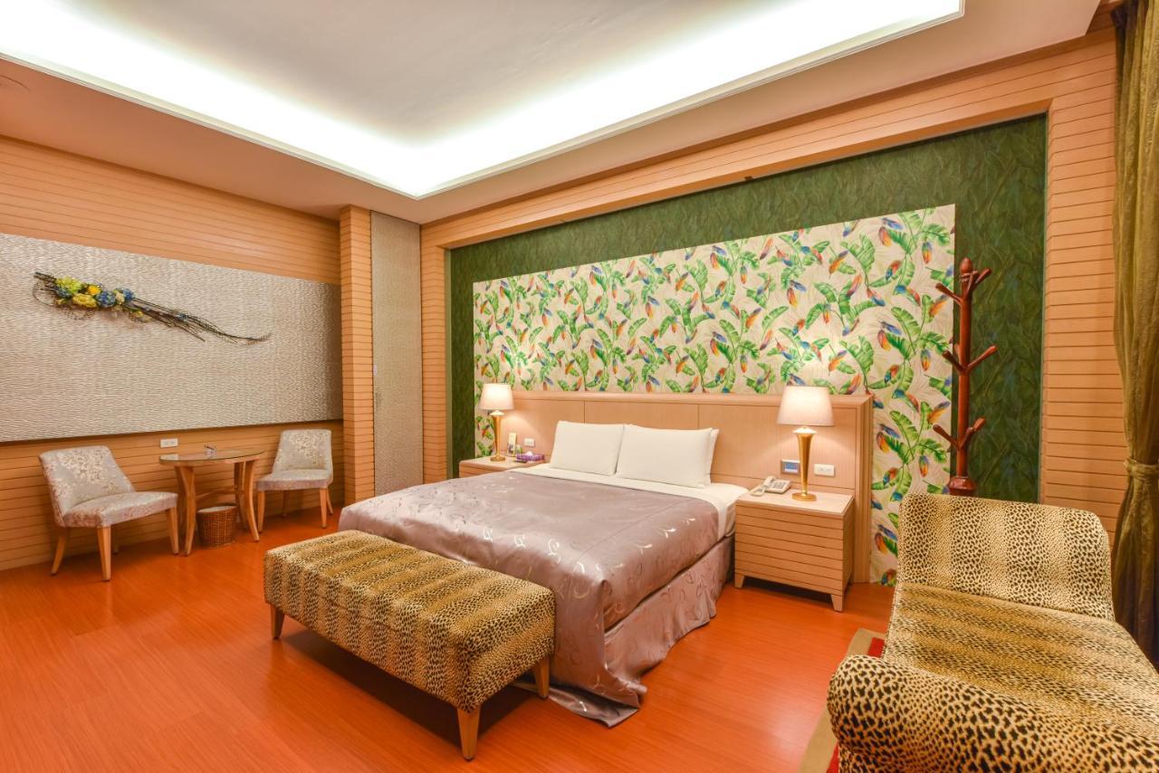 Purple Garden Motel Kaohsiung Eksteriør billede