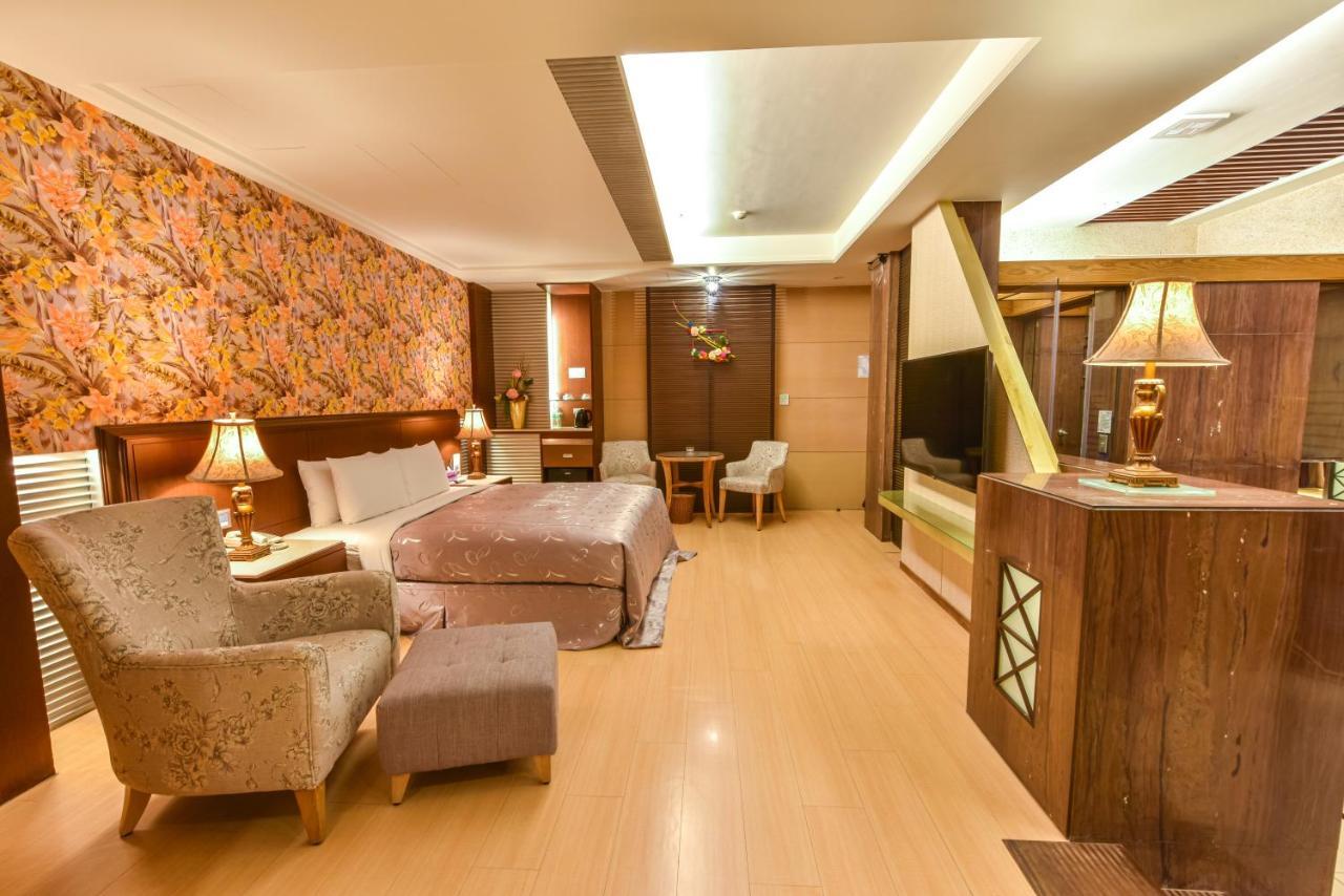 Purple Garden Motel Kaohsiung Eksteriør billede