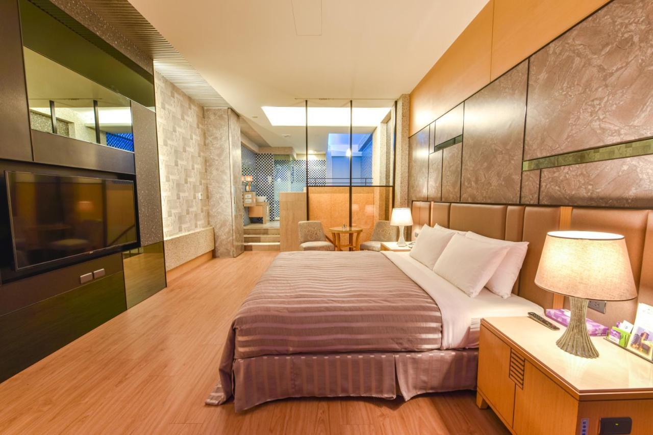 Purple Garden Motel Kaohsiung Eksteriør billede