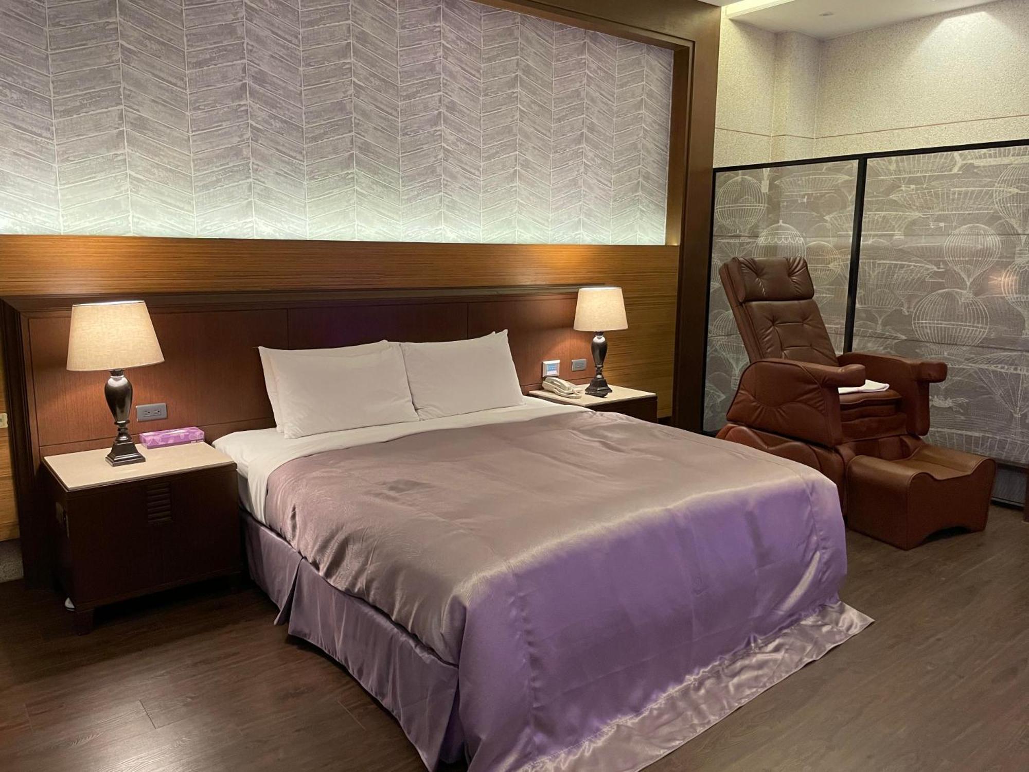 Purple Garden Motel Kaohsiung Eksteriør billede